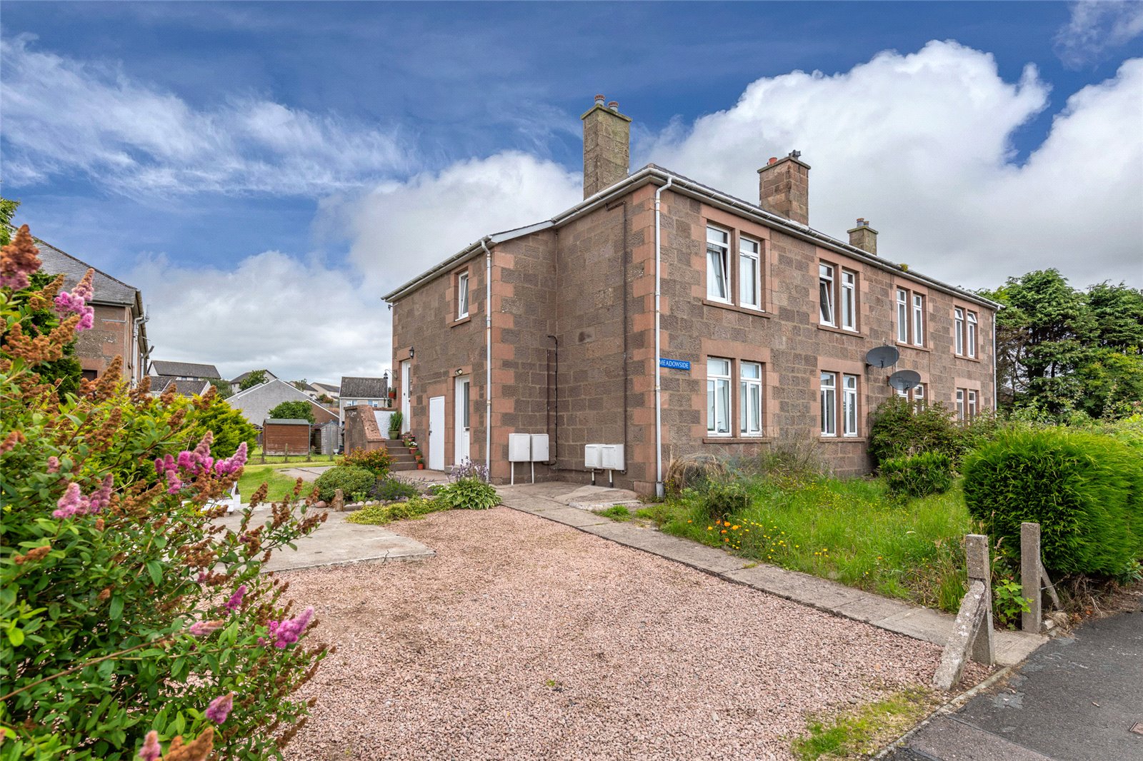 48 Meadowside