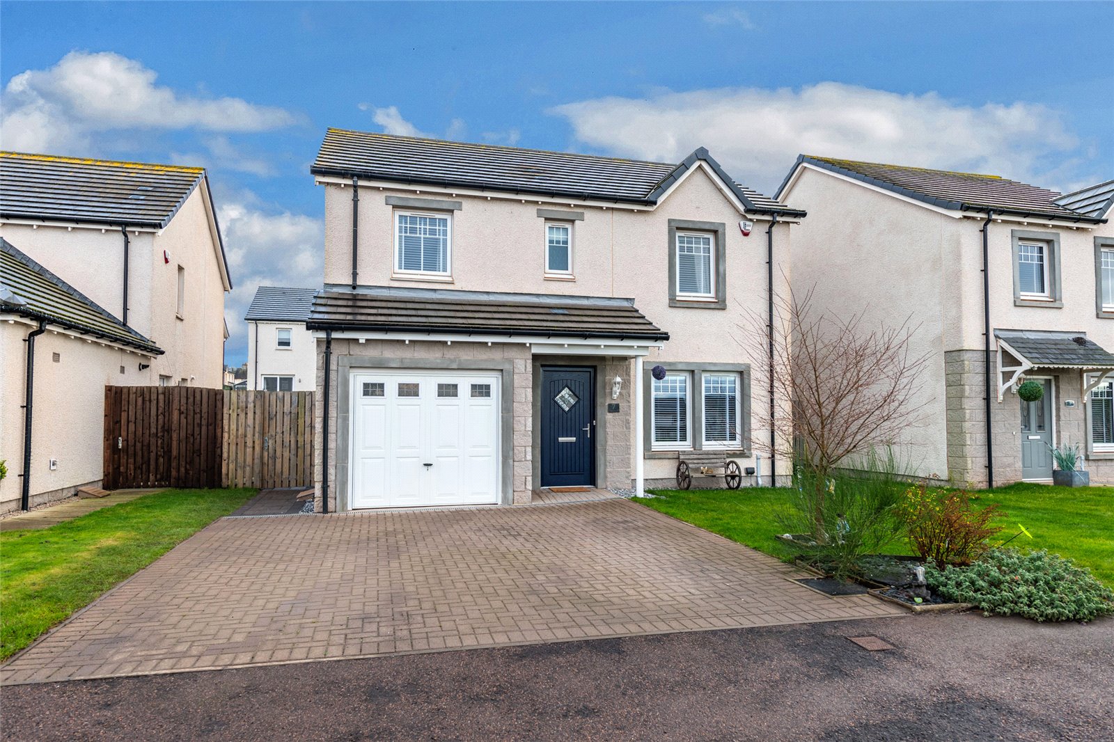 7 Lyall Crescent