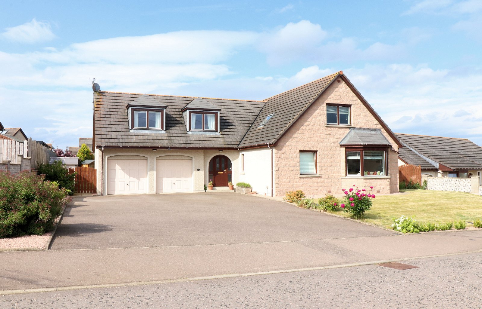8 Brockhill Rise