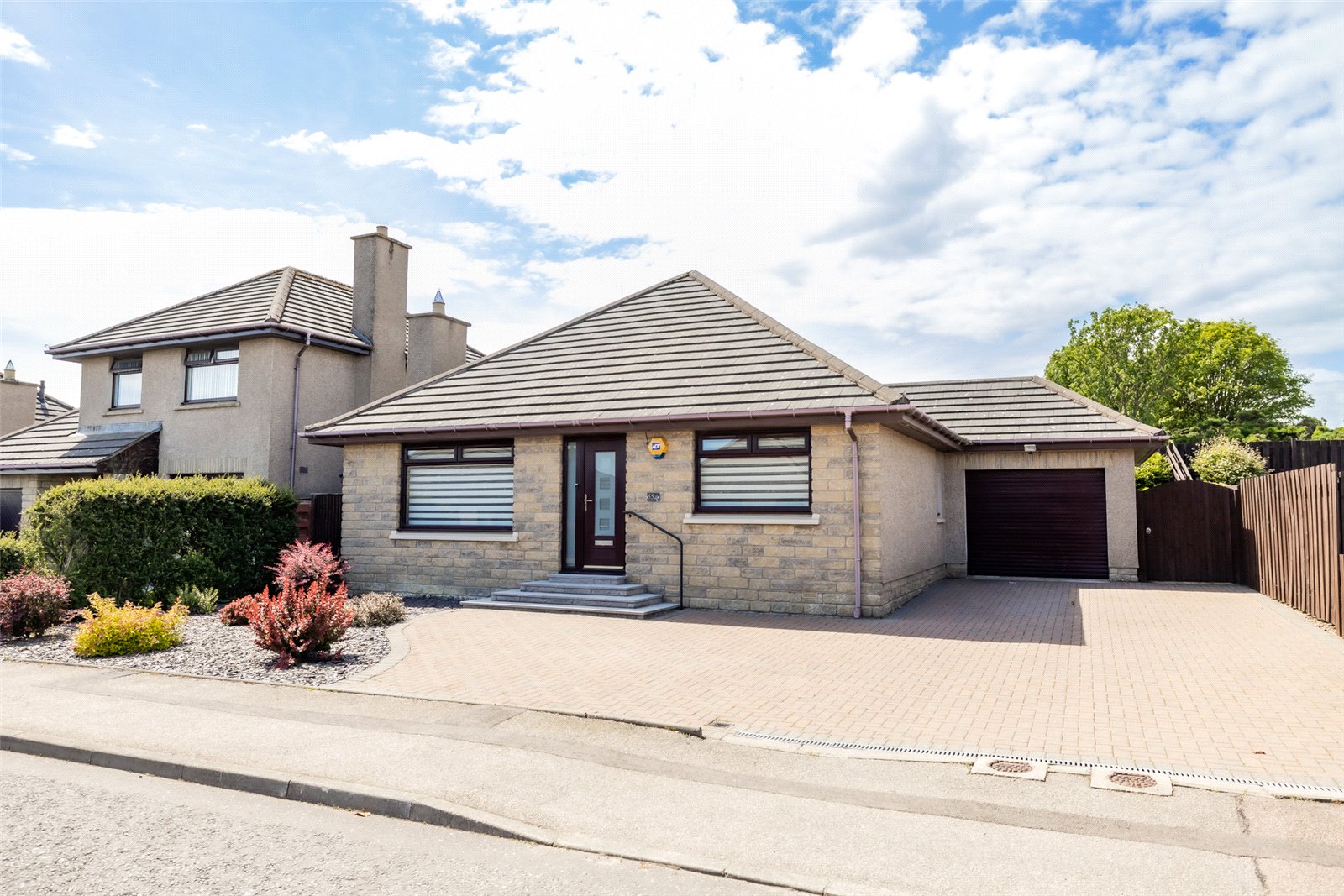55 Charleston Crescent