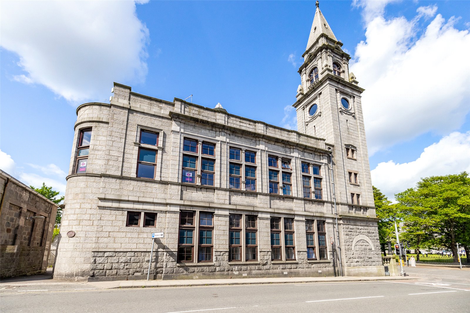 Flat R Melville Court