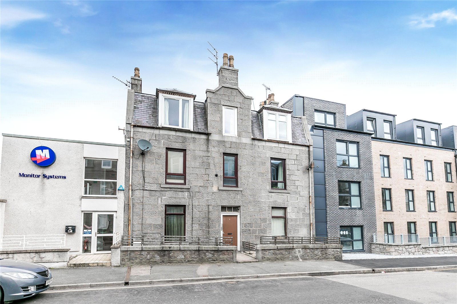 7 Merkland Road East
