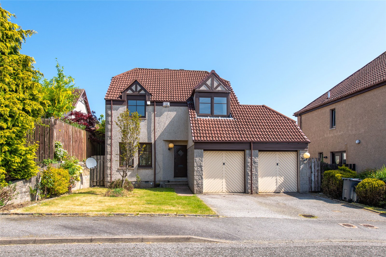 8 Corse Avenue