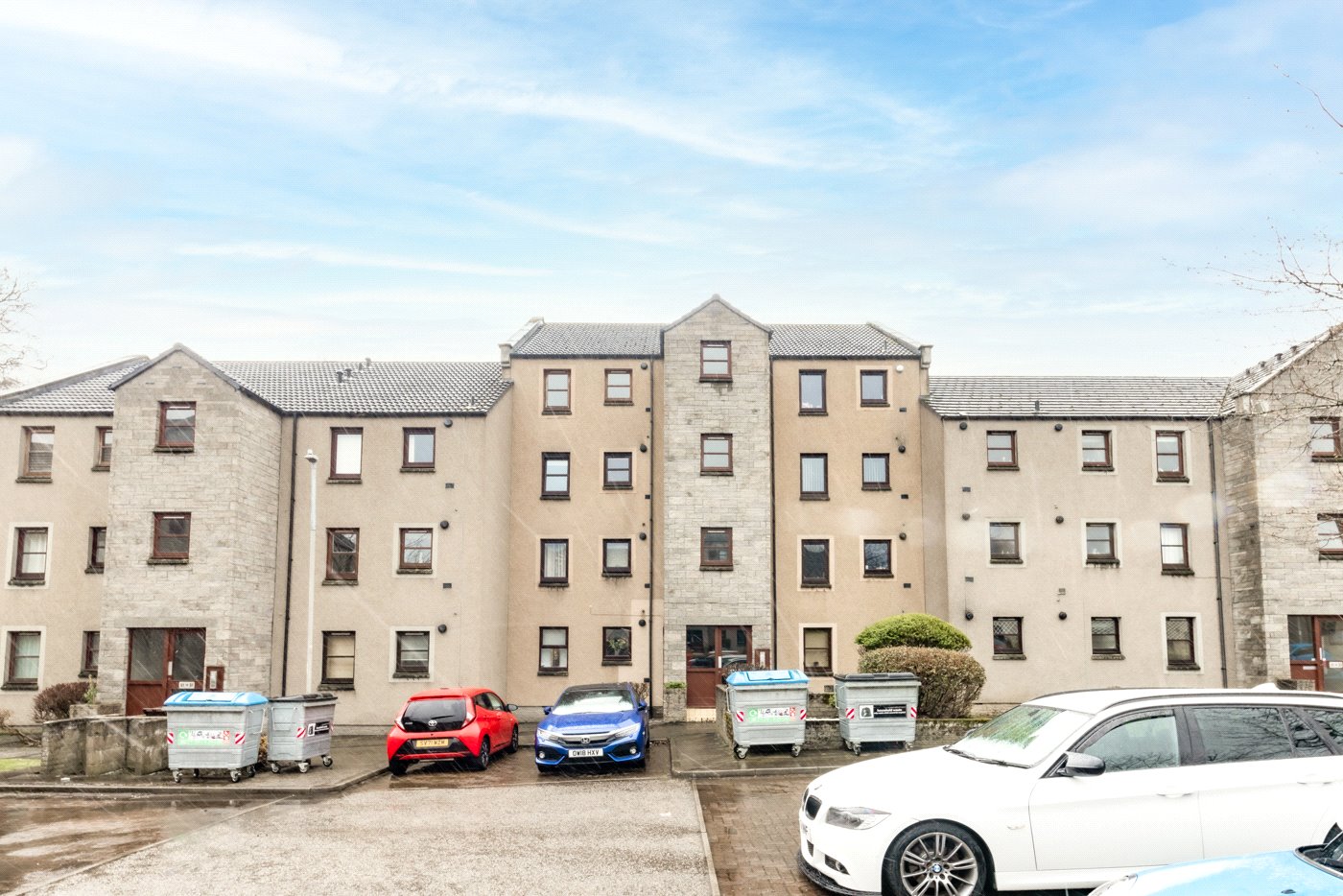 43 Hutcheon Low Place