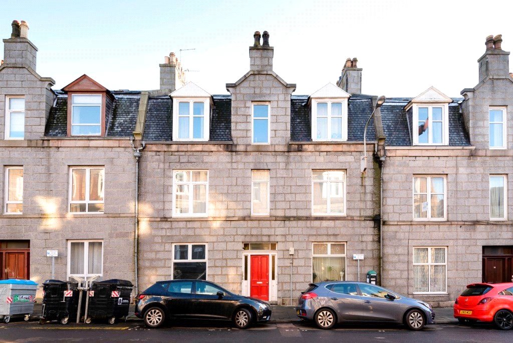 33 Wallfield Place
