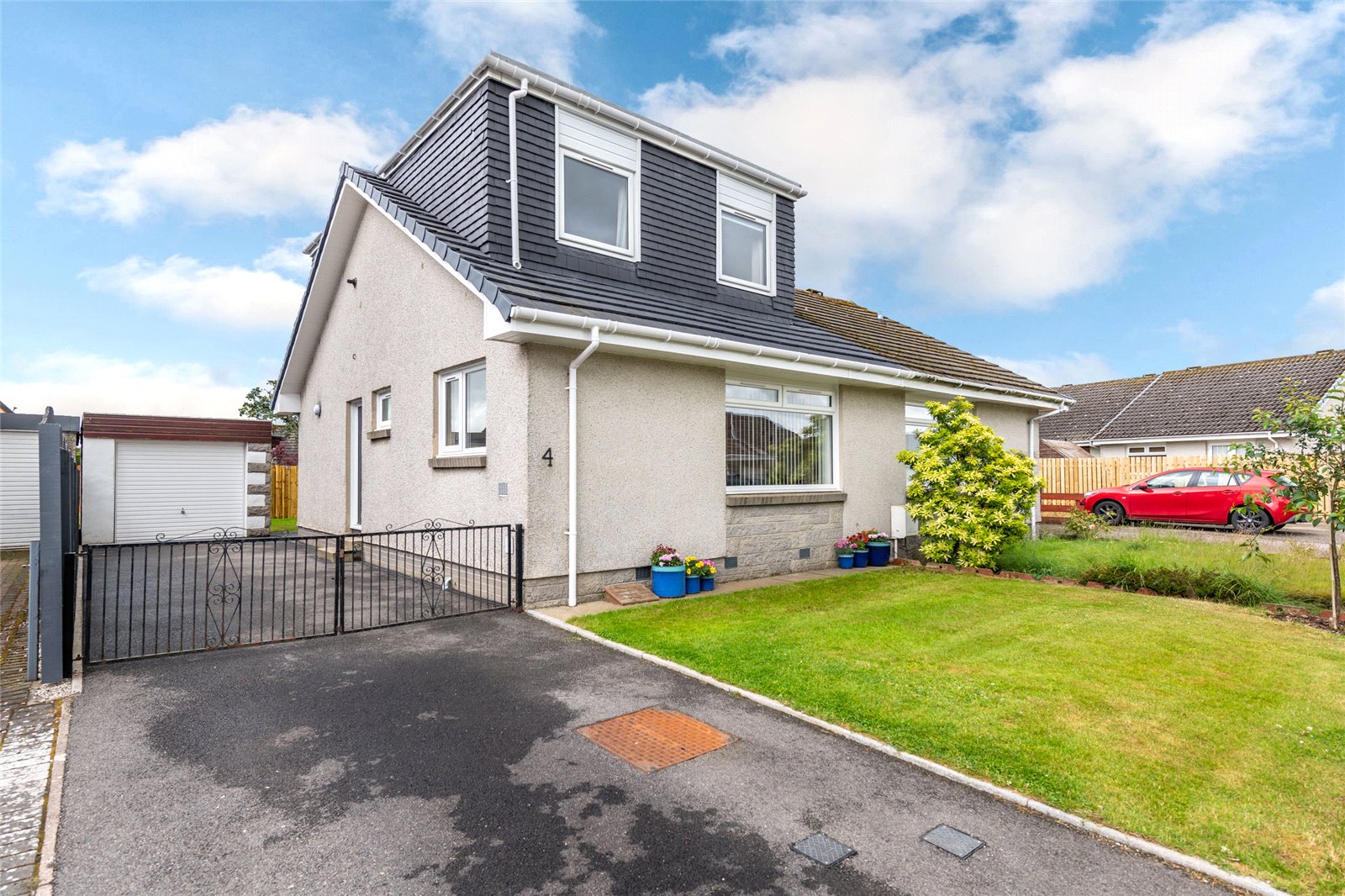4 Westdyke Place