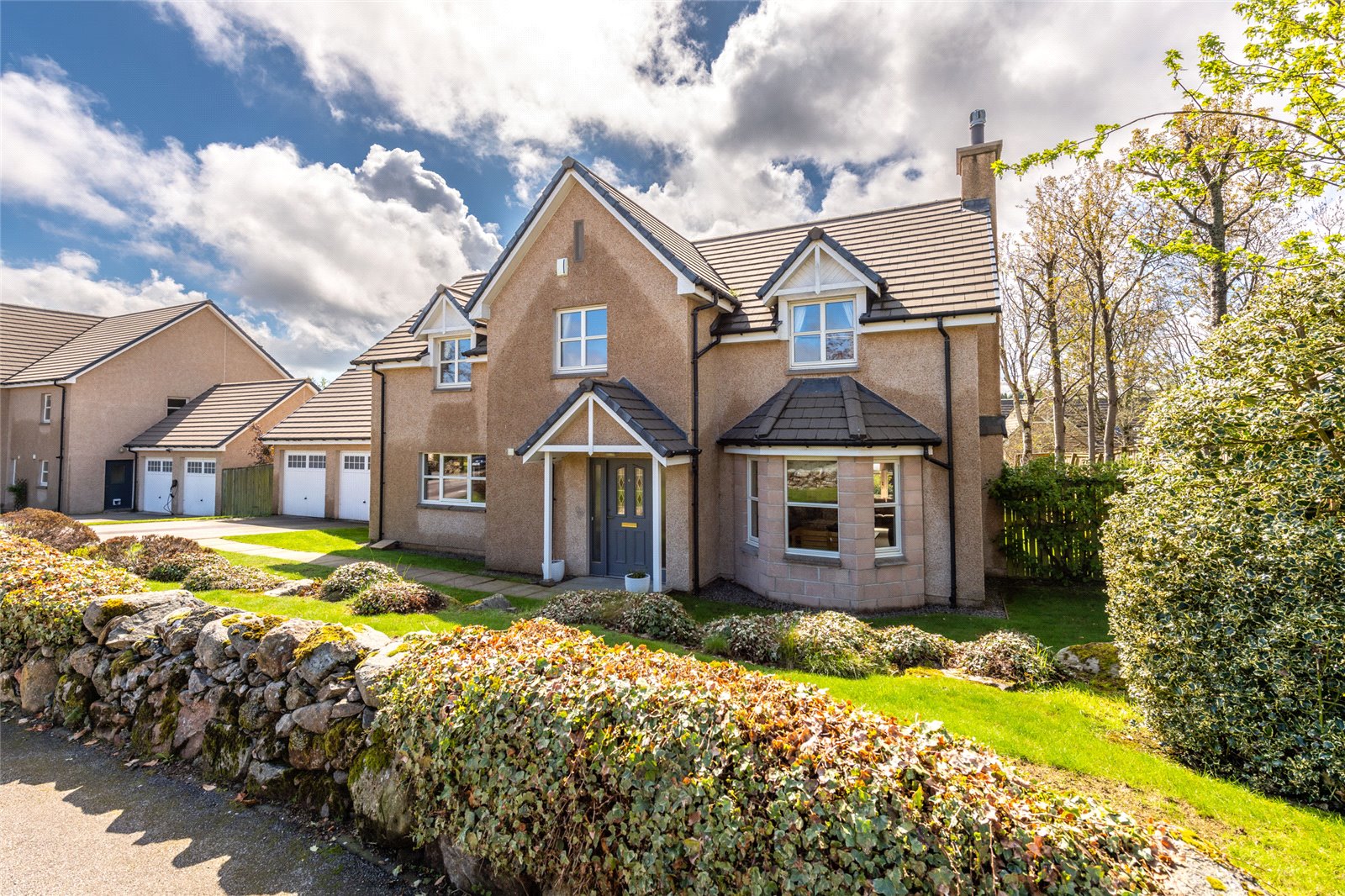 6 Upper Lochton