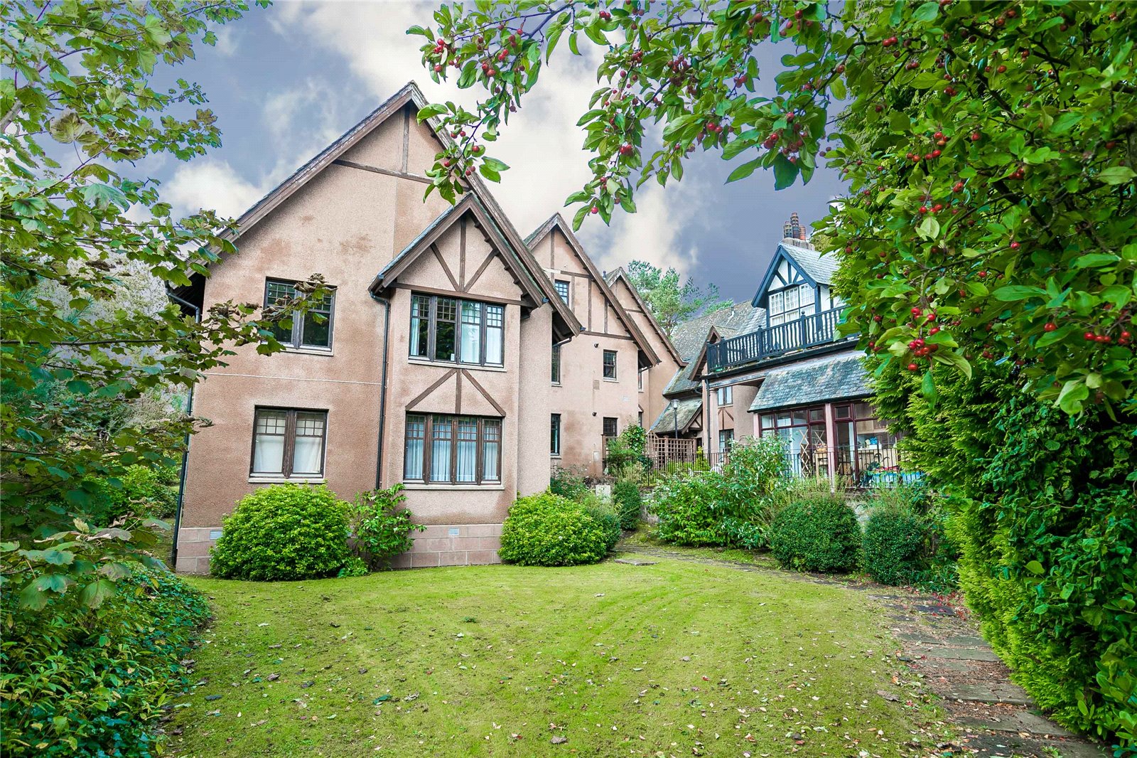 7 Netherby Apartments