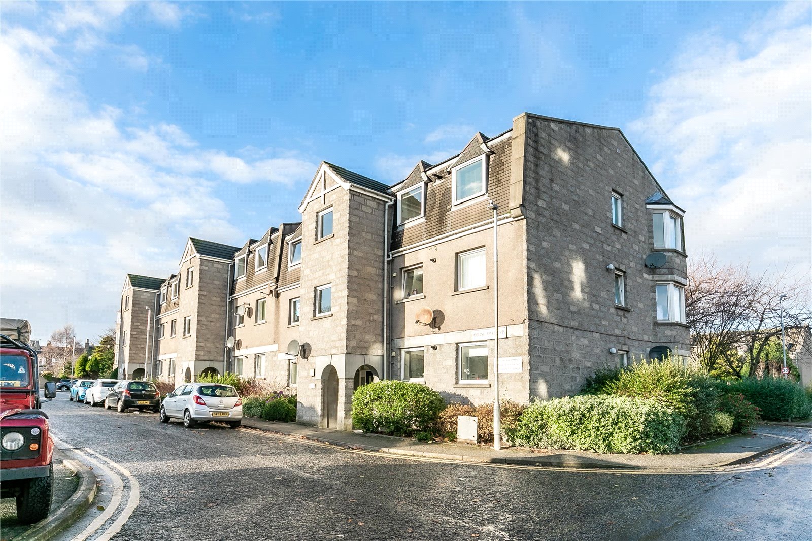 3 Caroline Apartments