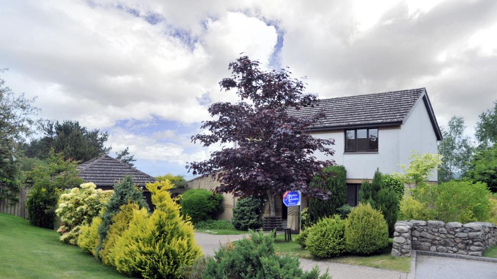 5 Bucklerburn Place