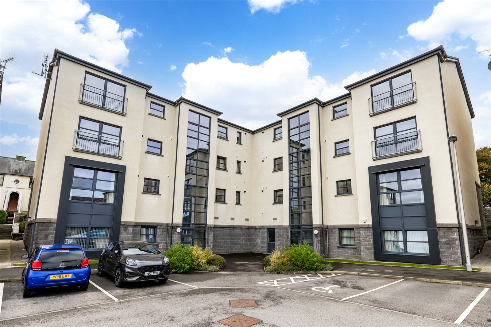 30 Cattofield Square
