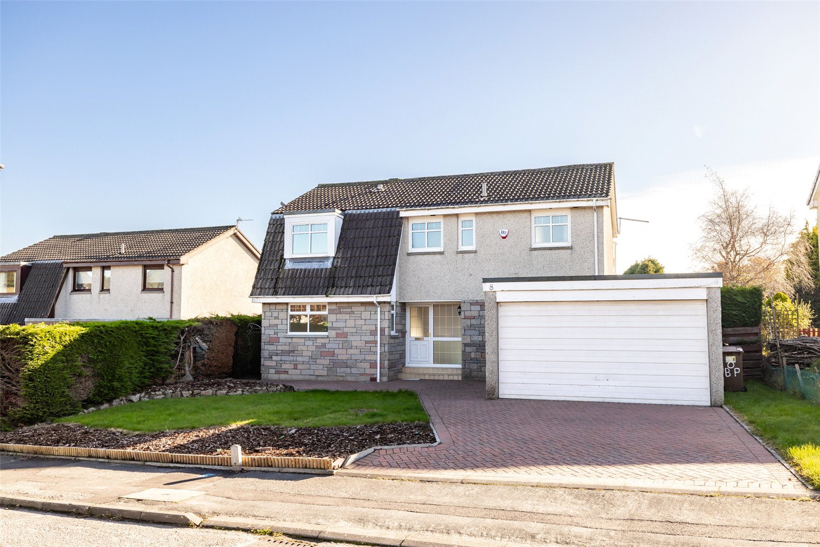 8 Broom Park