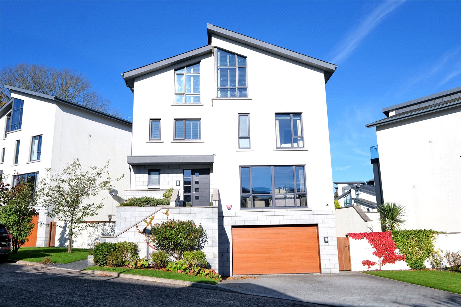 16 Oakhill Grange