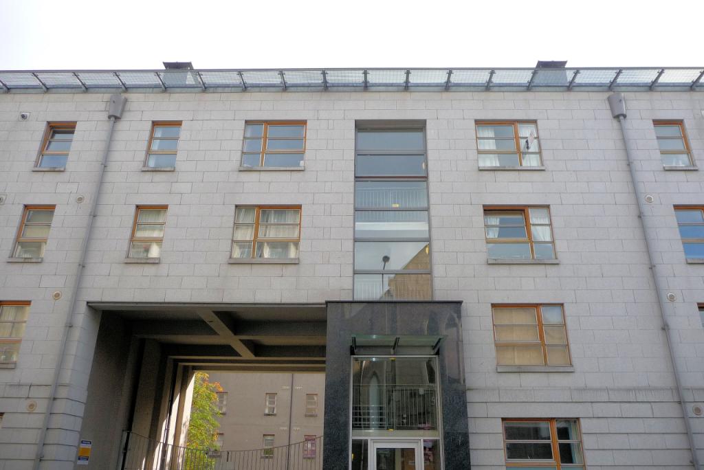 17f Dee Street