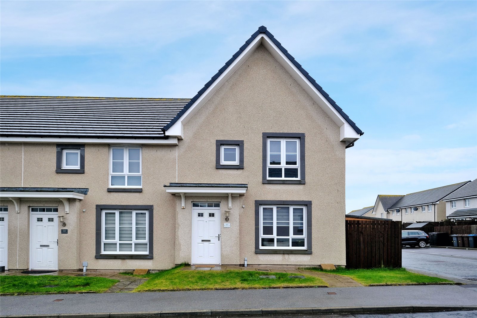 30 Leuchlands Drive