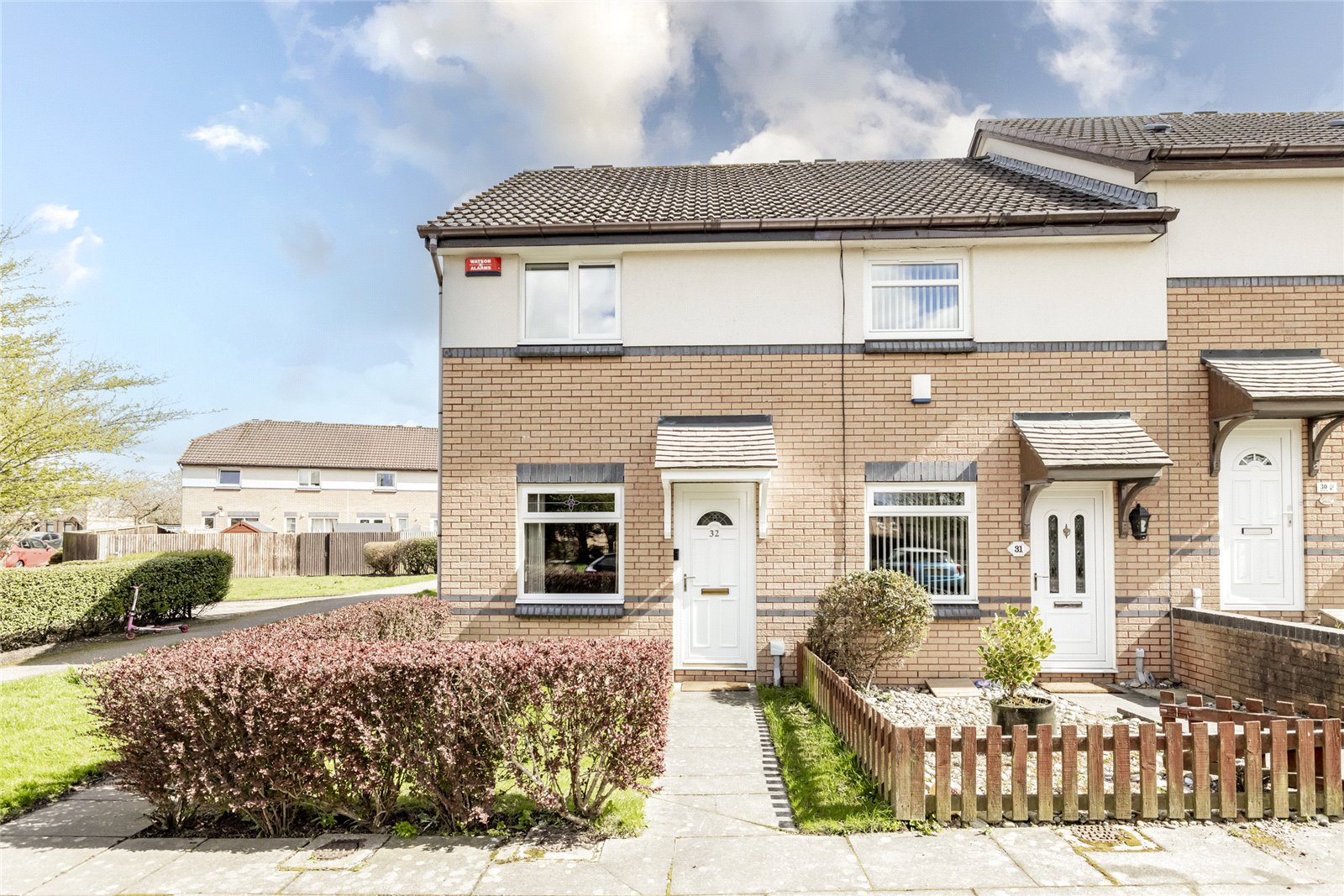 32 Ashwood Park