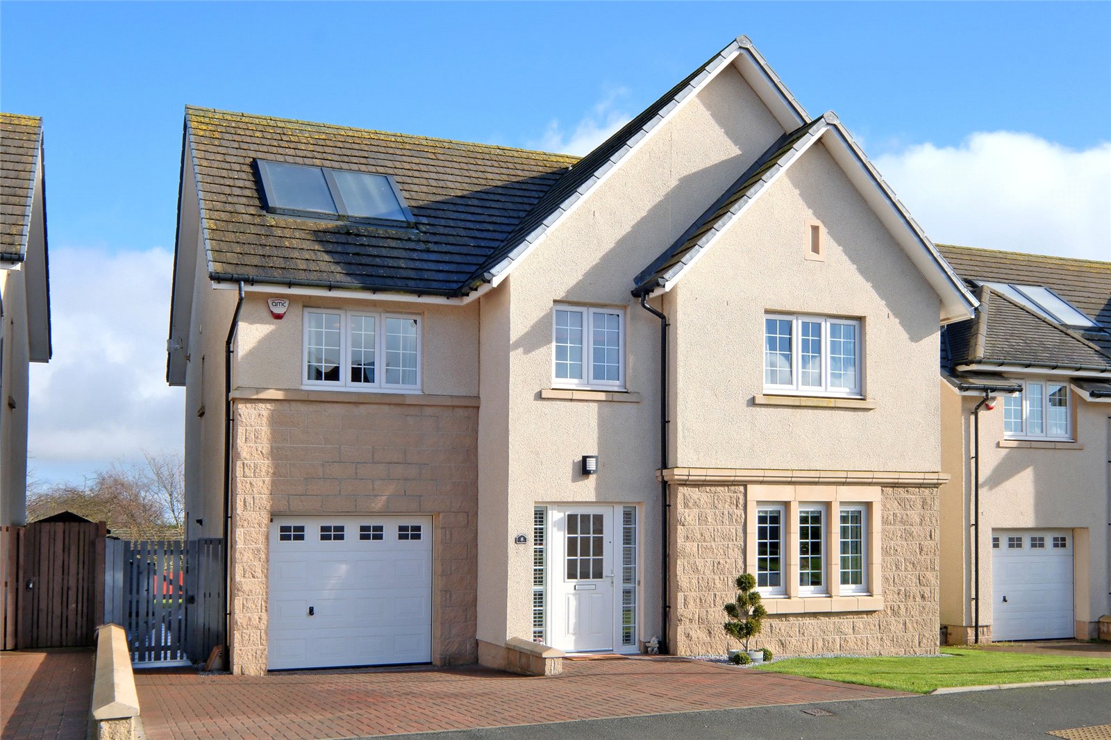 8 Blairythan Place