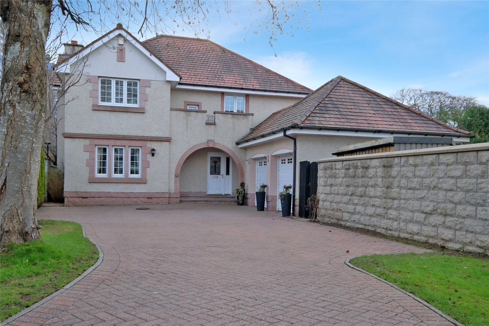 19 Grandholm Grove
