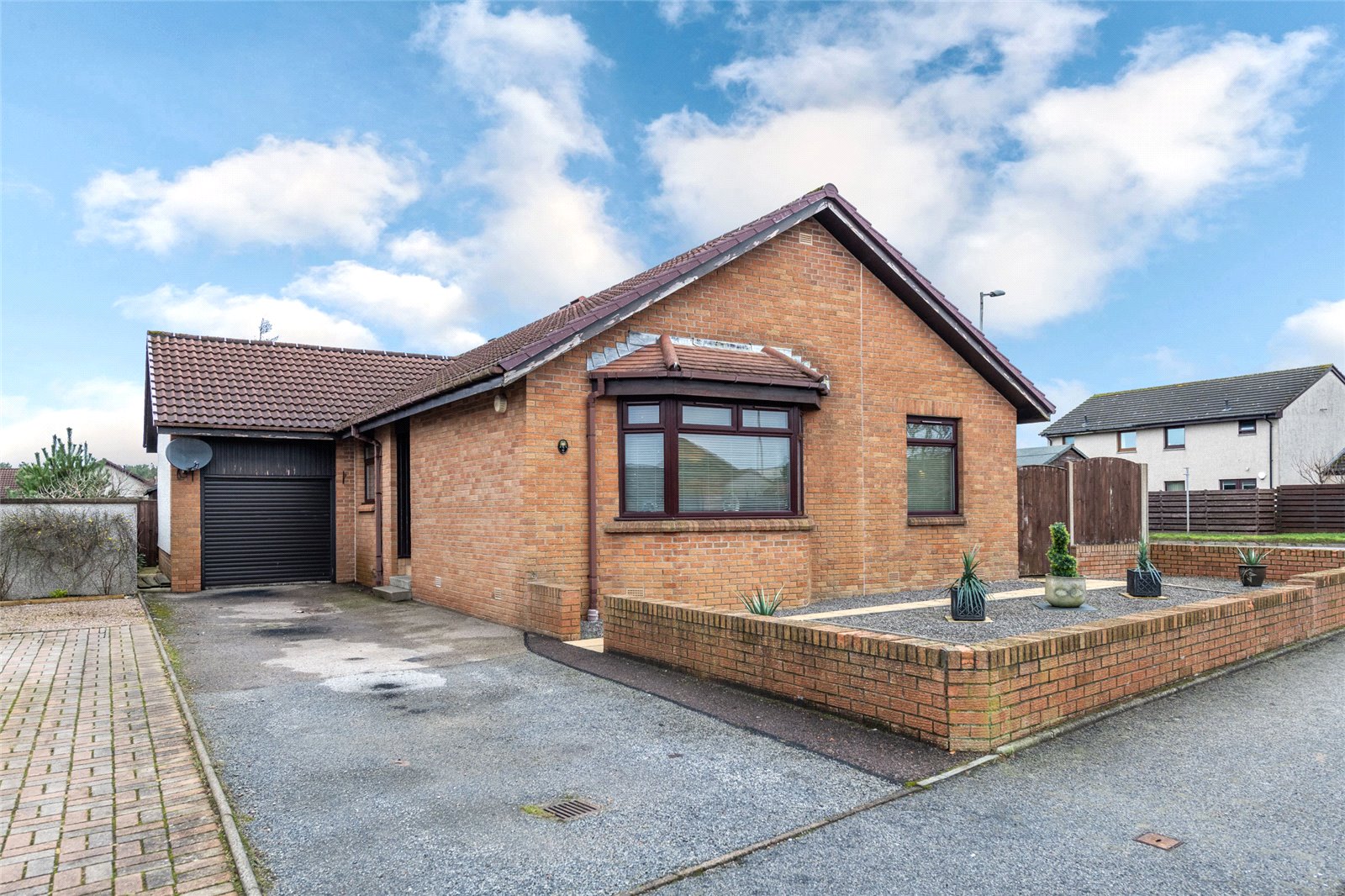 2 Broomfield Park
