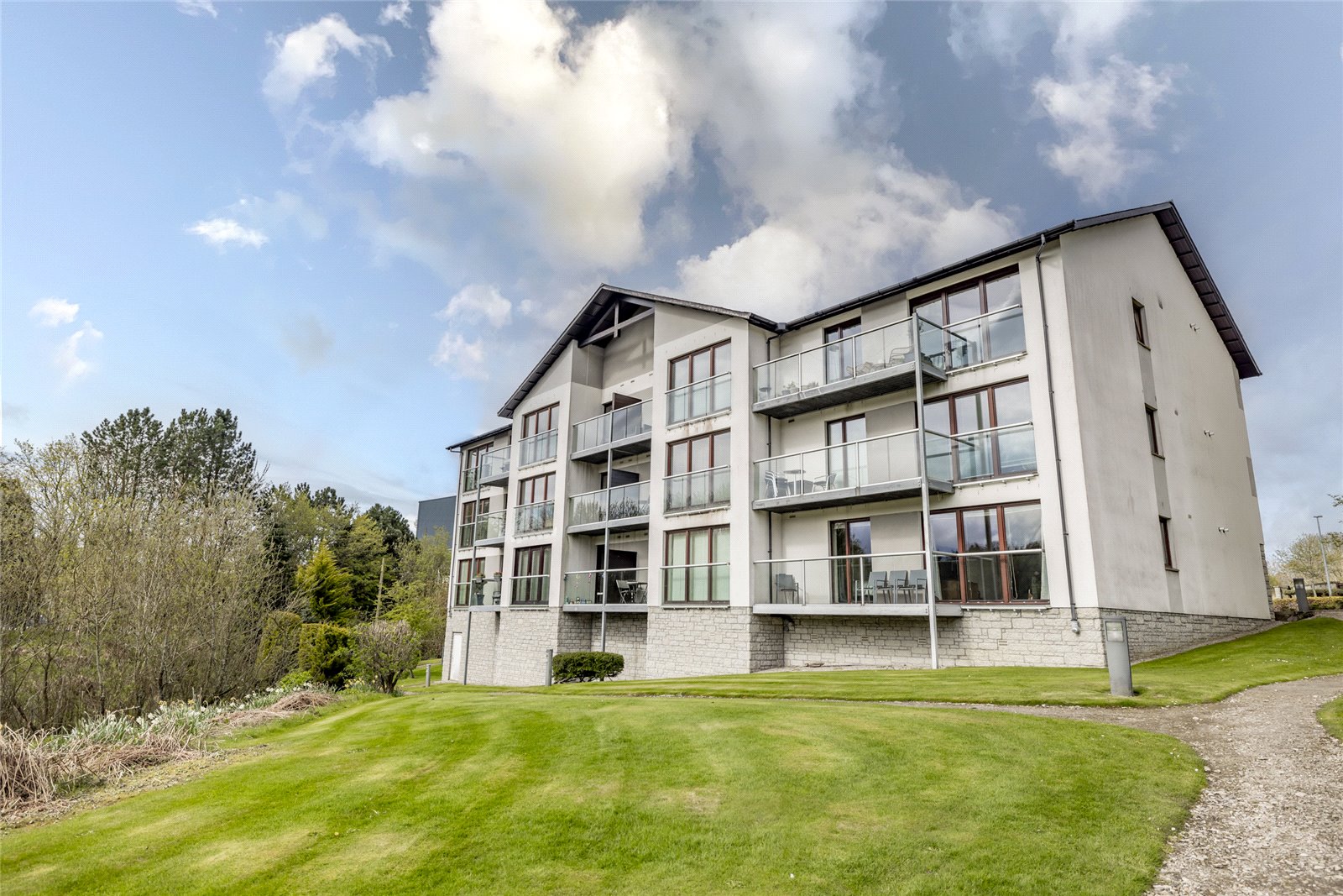 25D, Burnside Drive