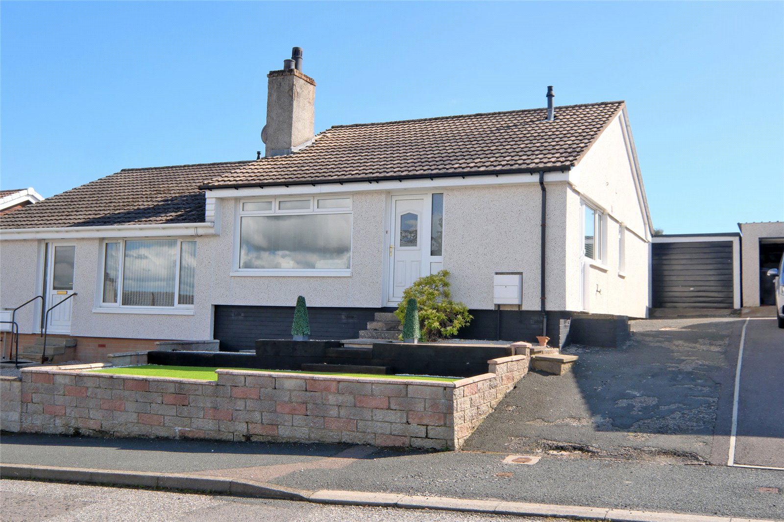 47 Hillhead Drive