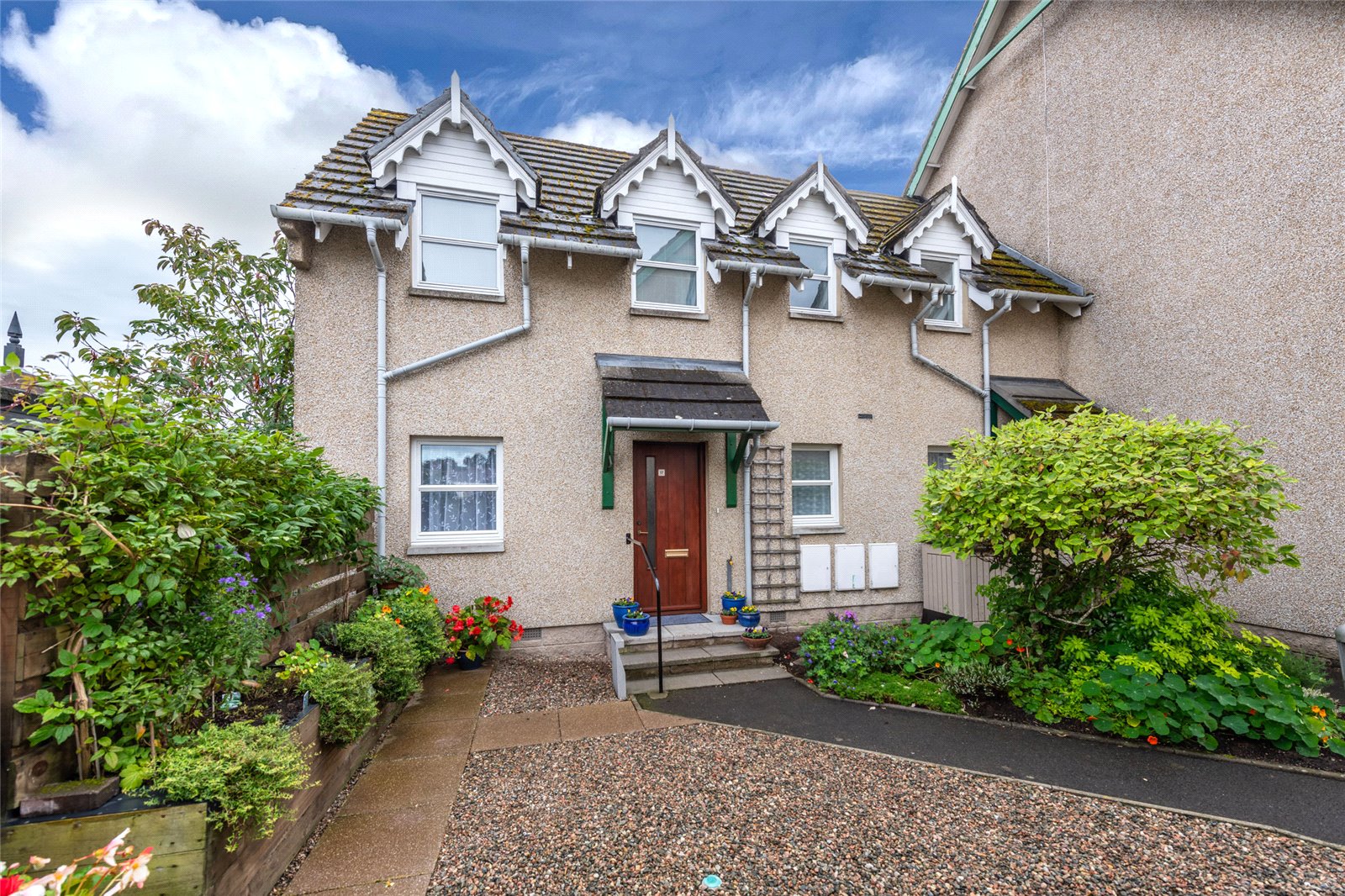 17 Huntly Mews
