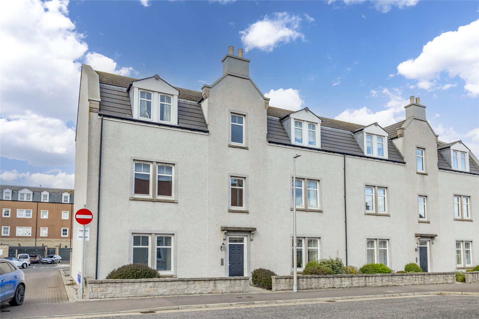 17 Langdykes Avenue