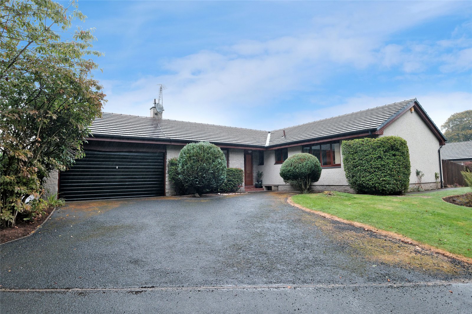 1 Lochside Way