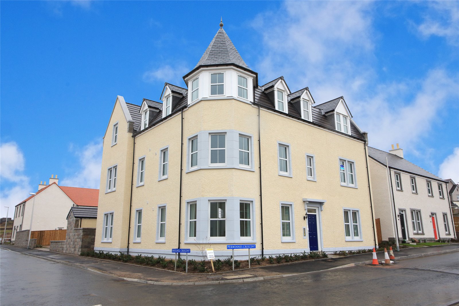 17 Perwinnes Crescent