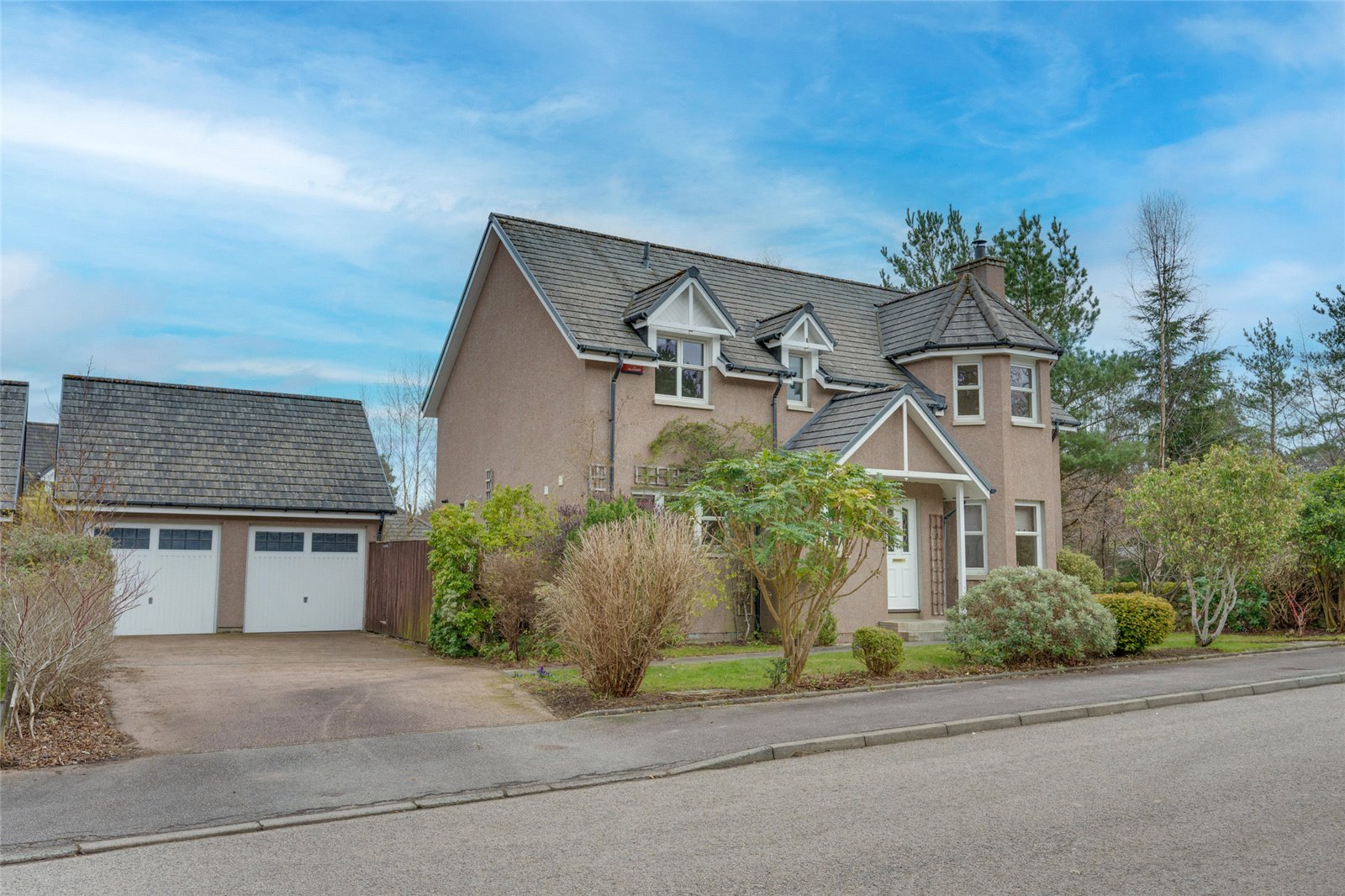 2 Holly Tree Road