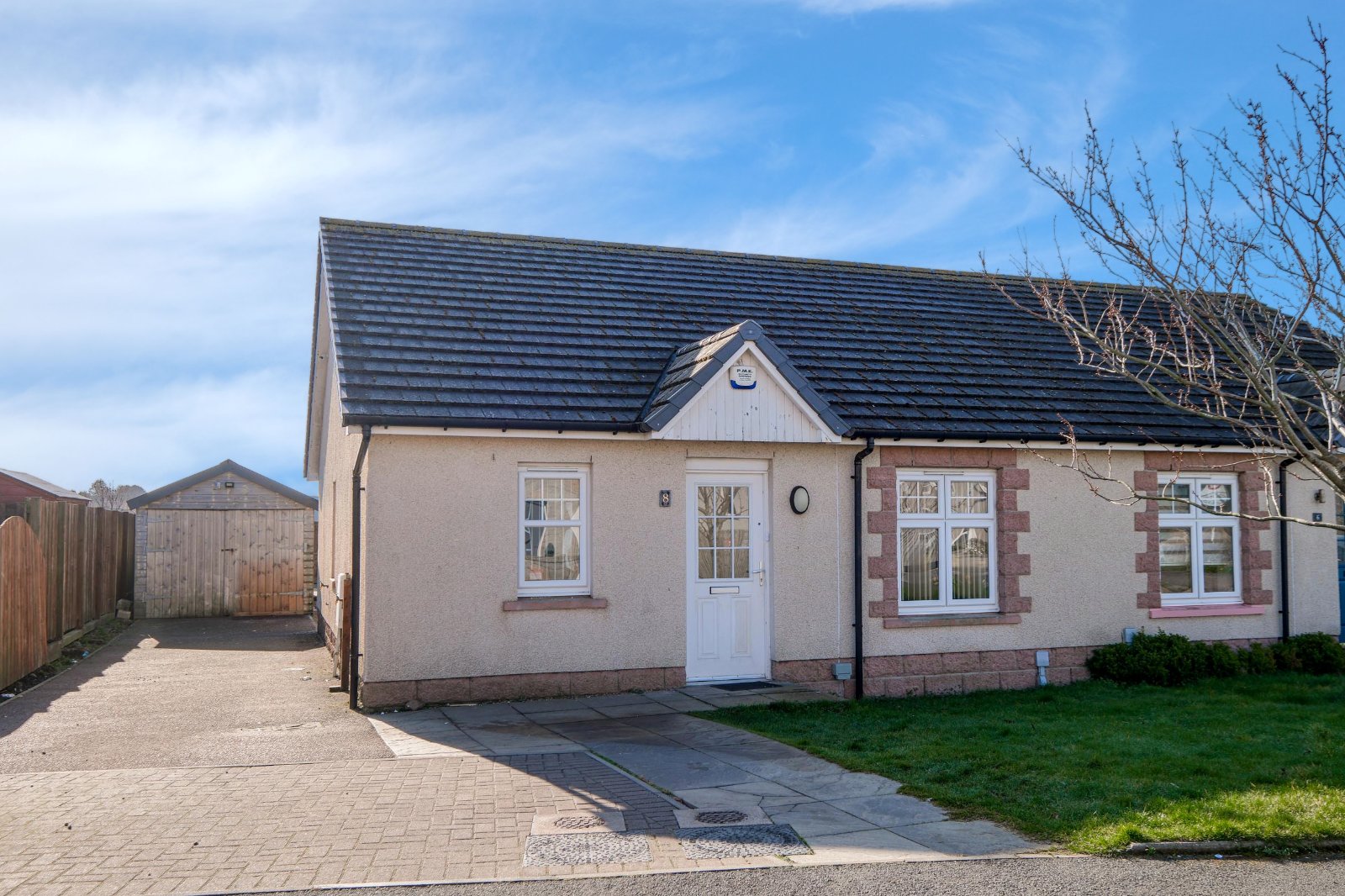 8 Stewart Crescent