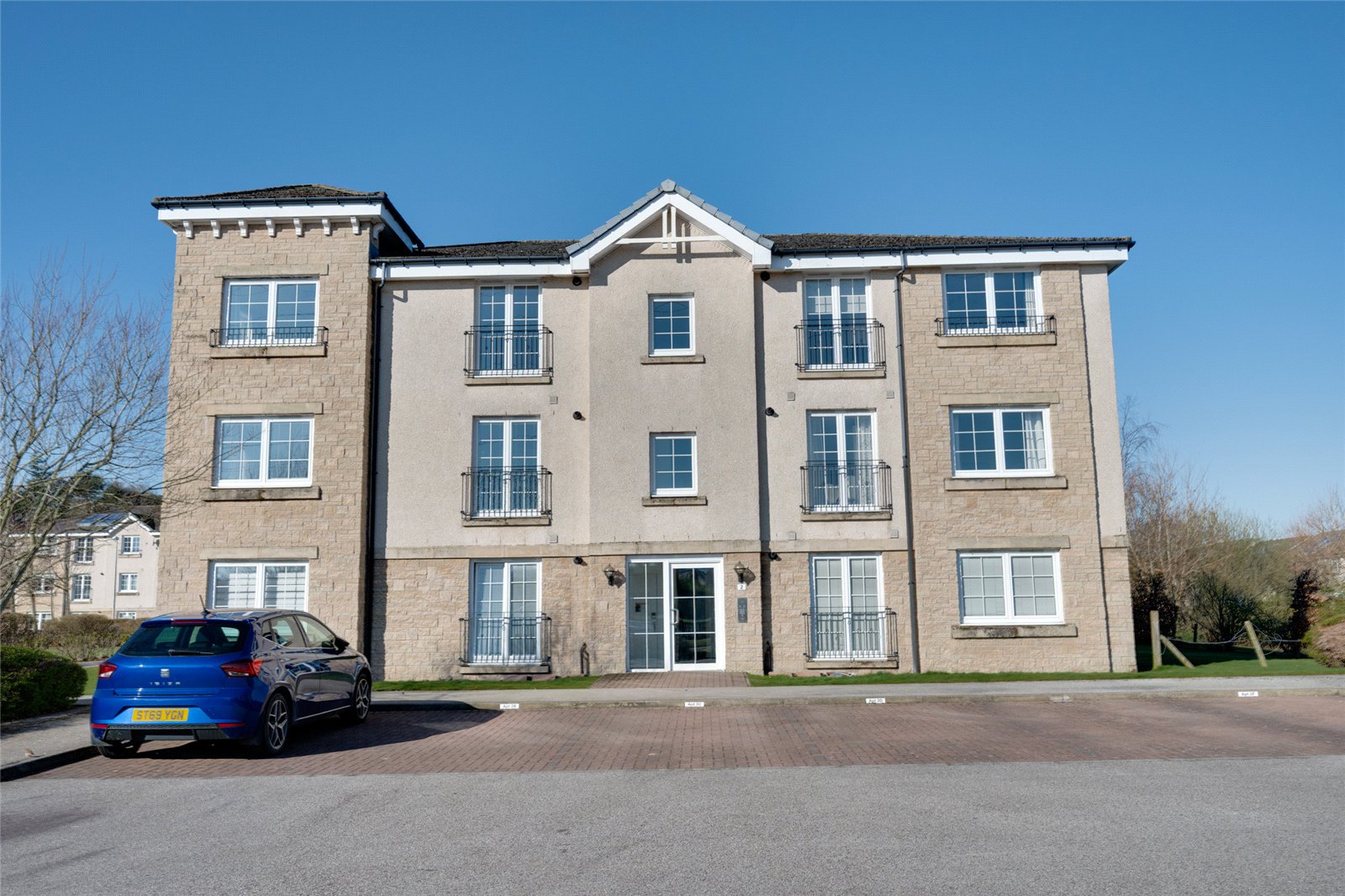 Flat G, 2 Mackie Place