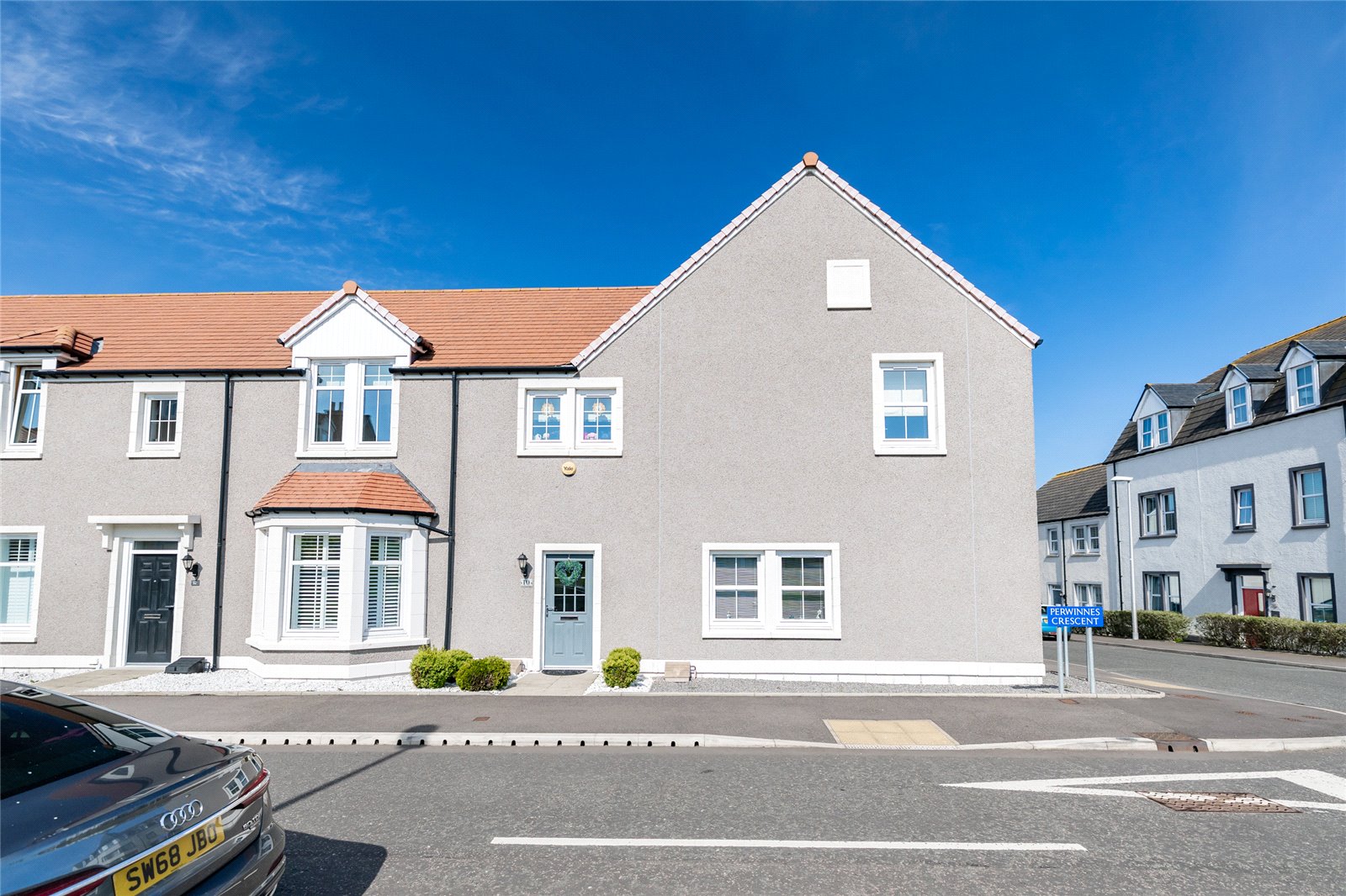 10 Perwinnes Crescent