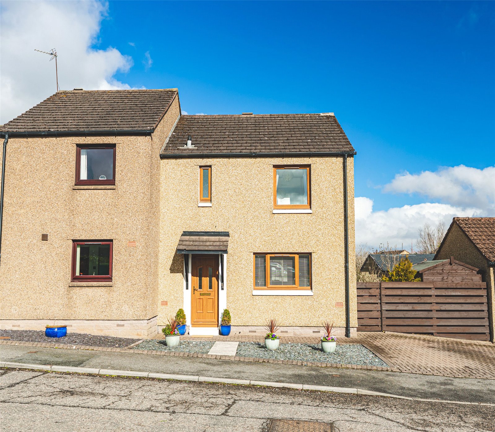 54 Eigie Crescent