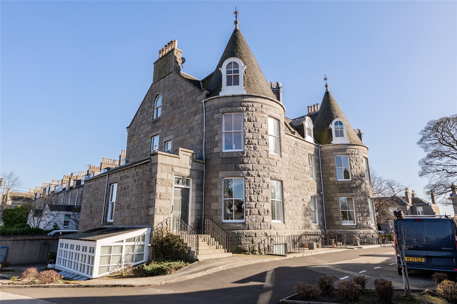 Flat 5, Sillerton House