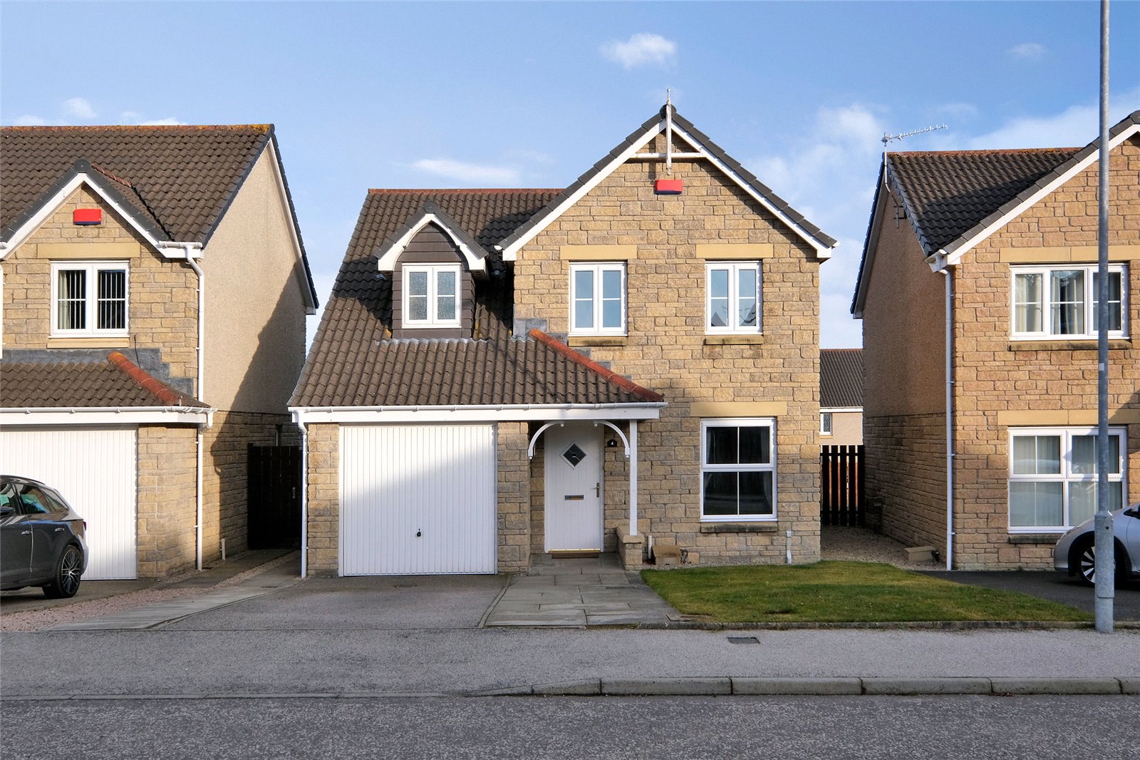 4 Whitehills Court