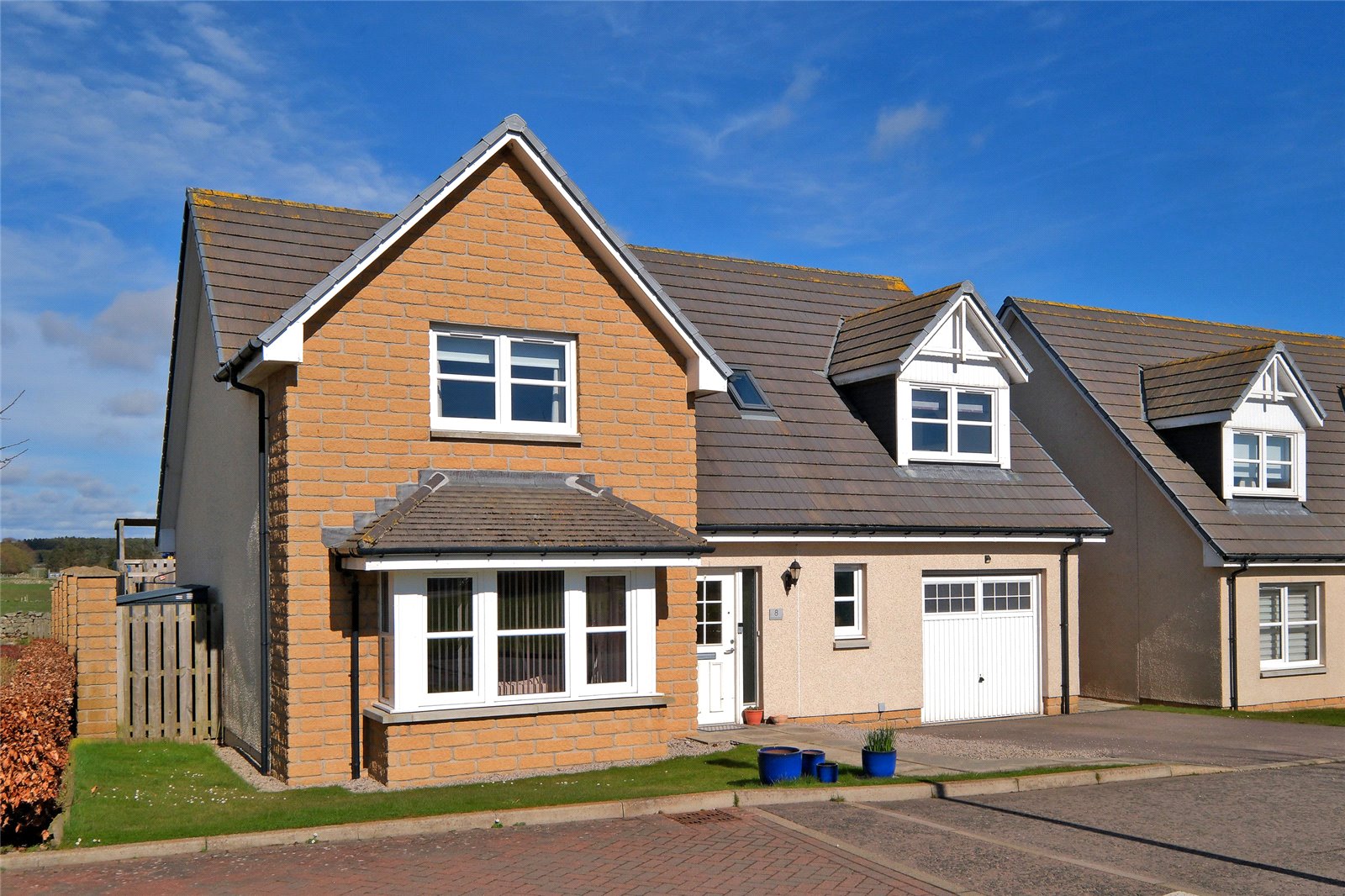 8 Newlands Gardens