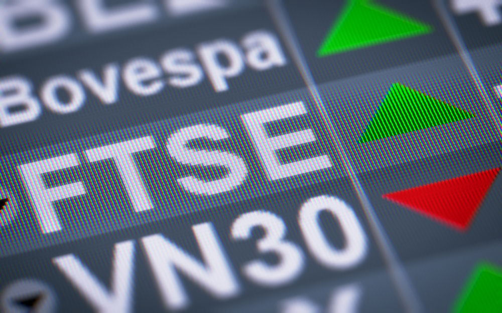 Boost for investors as FTSE 100 reaches record high