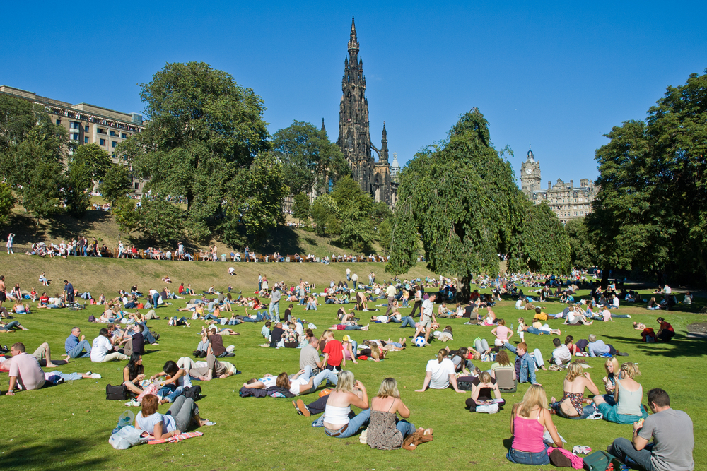 Edinburgh property market 'red hot' as buyers bid over valuation