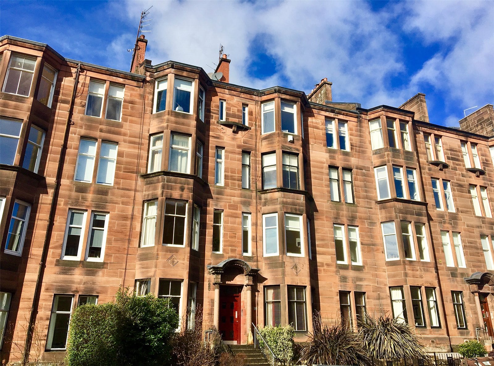 Effortlessly stylish home in popular Hyndland location