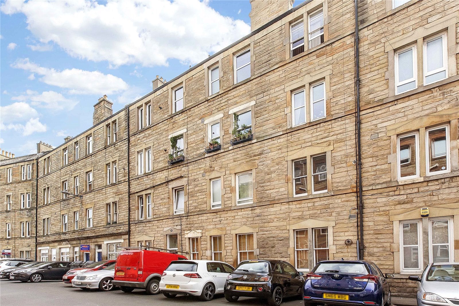 Fantastic flat minutes from the Royal Mile