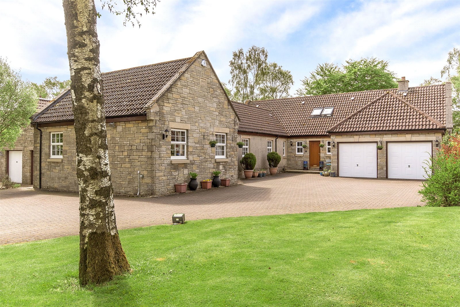 Large country house with games room and stunning attic conversion