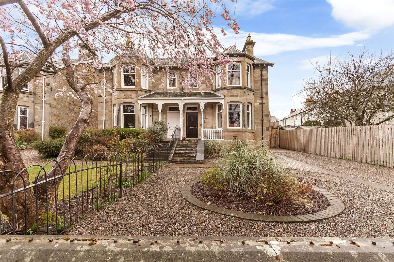 Our latest properties for sale and to let (16th April 2019)