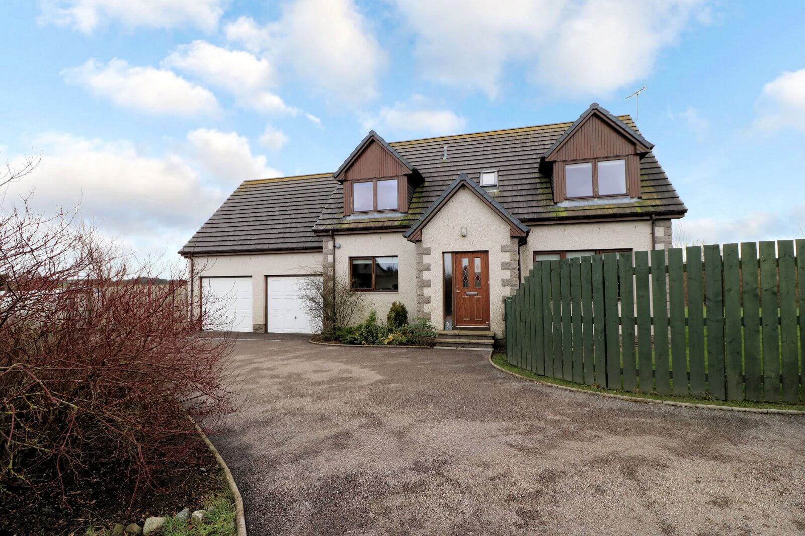Our latest properties for sale and to let (26th February 2020)