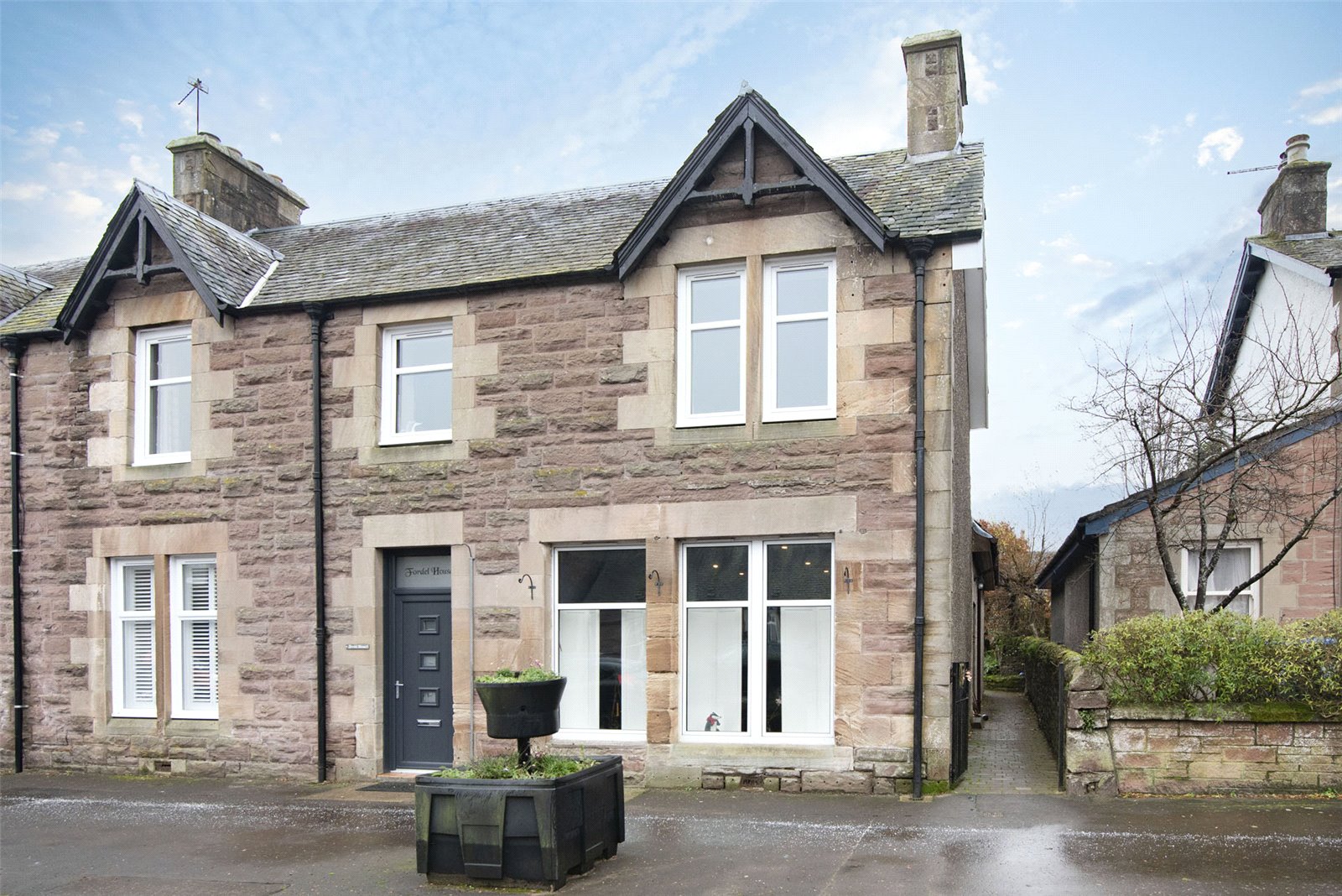 Our latest properties for sale or to let (10th December 2021)