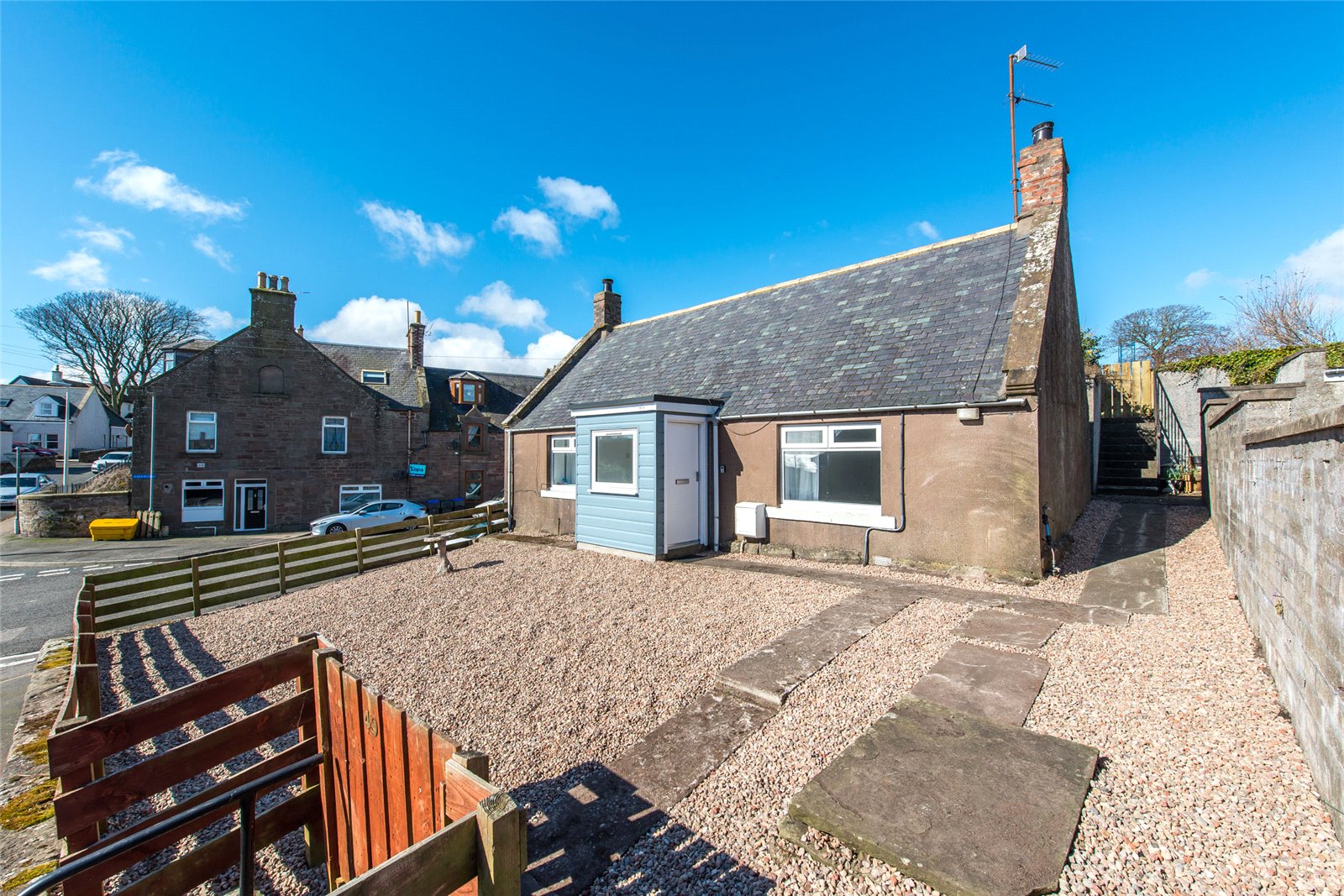 Our latest properties for sale or to let (4th April 2022)
