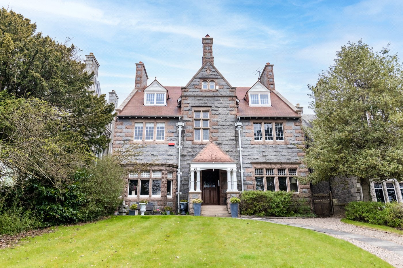 Our latest properties for sale or to let (17th May 2022)