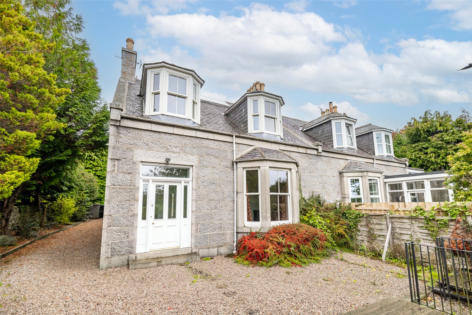 Our latest properties for sale or to let (18th Oct 2022)