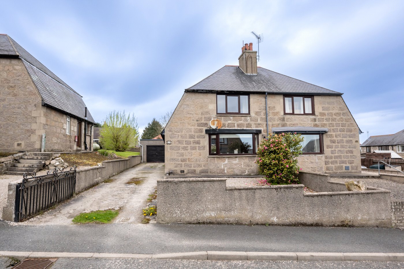 Our latest properties for sale or to let (9th May 2023)